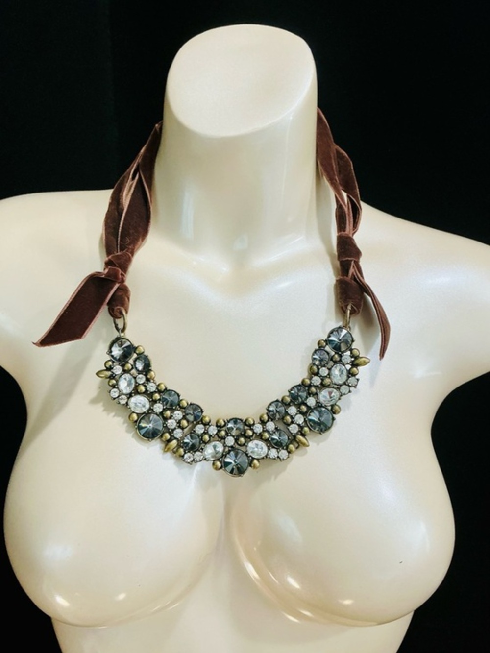 Source Unknown Bold Brown Velvet Ribbon Multi-Crystal Bib Statement Necklace
